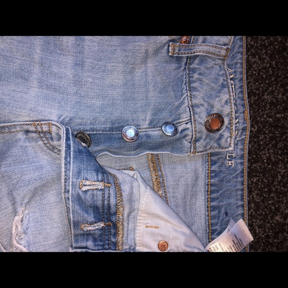 Very distressed boyfriend jeans - Picture 4 of 5